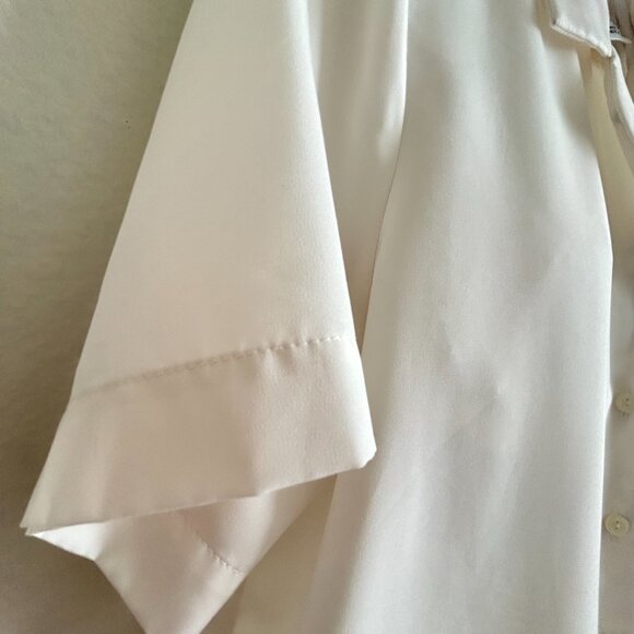 Liz Baker Essentials Blouse – Size M – Classic Ivory - Picture 8 of 13